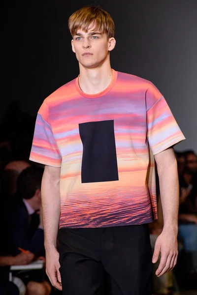 Look 28
